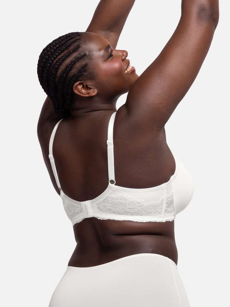 ADELE DEMI BRA
