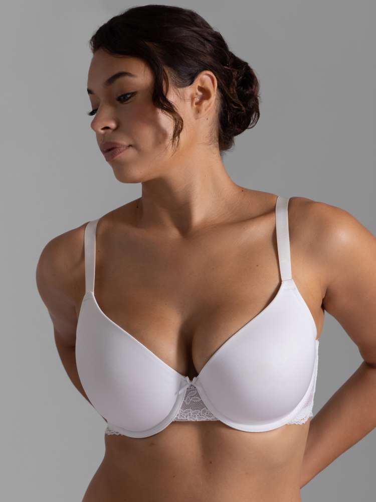 ADELE DEMI BRA