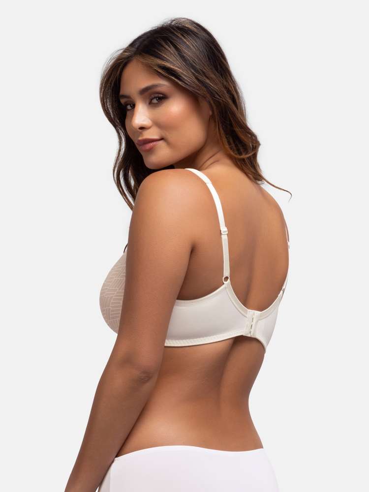LEILA DEMI BRA