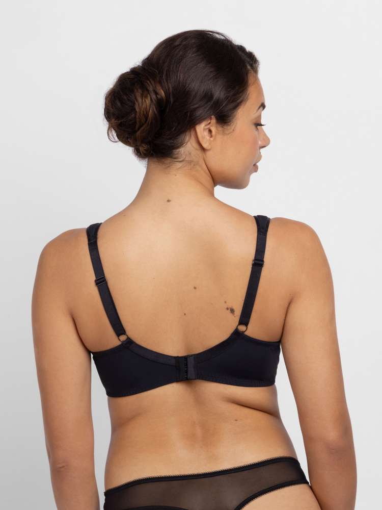 LEILA DEMI BRA