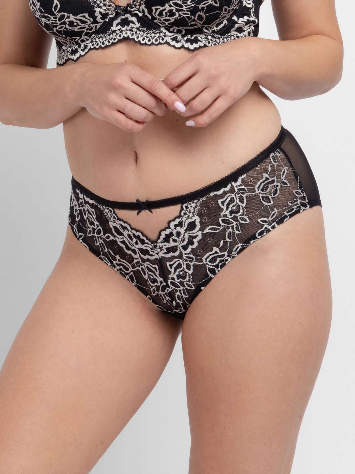 Xanthia Full Brief