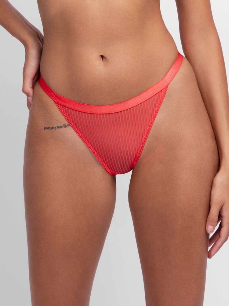LAMINA STRING