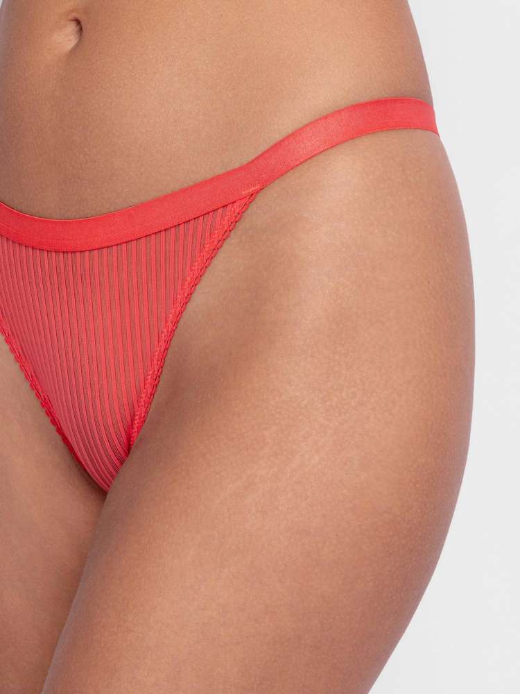 LAMINA STRING