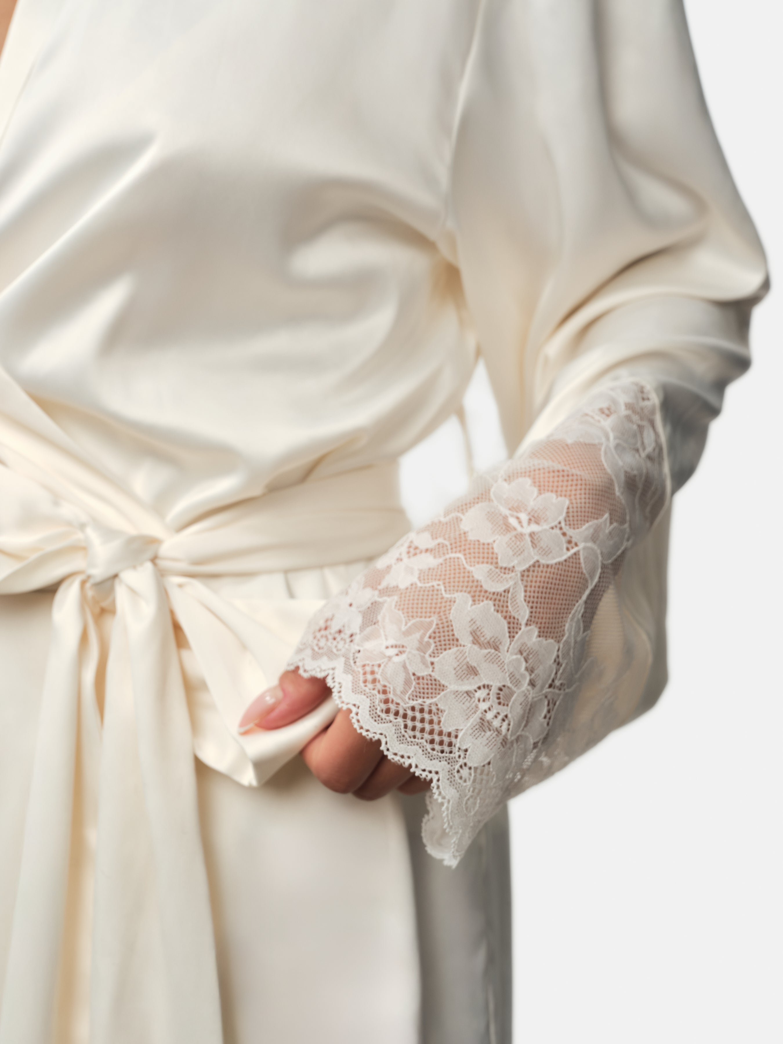 LYRA SATIN KIMONO