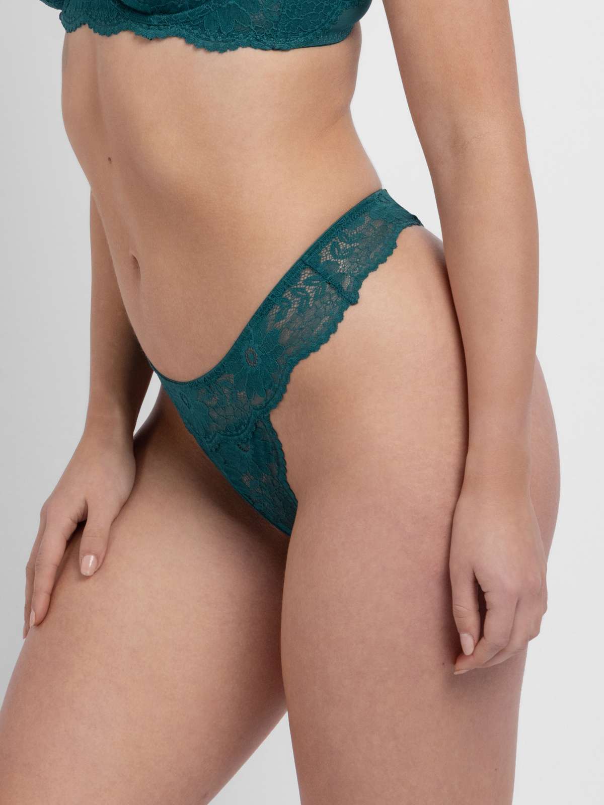 Winona Thong